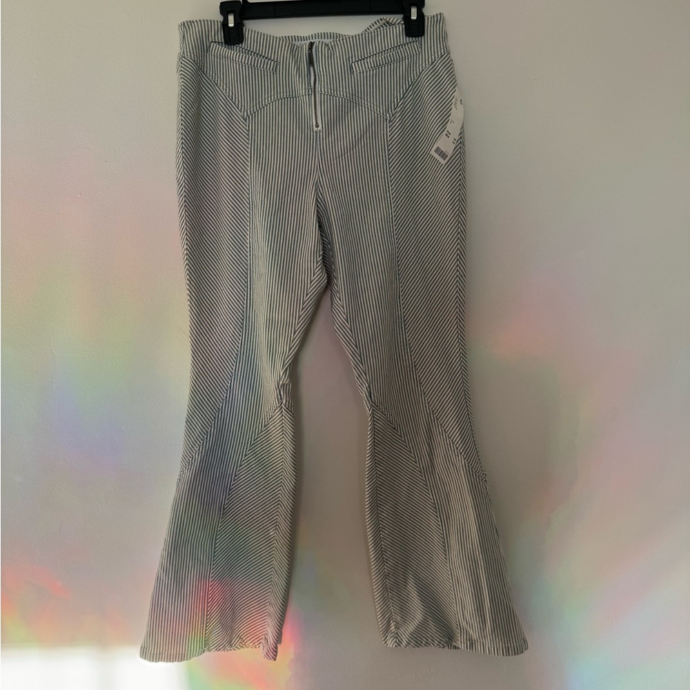 Urban outfitters crop flair pants